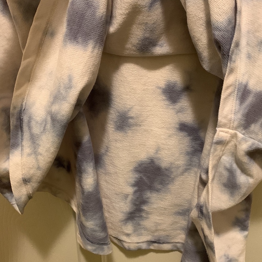 Plus Size Tie-Dye Top - Picture 4 of 5